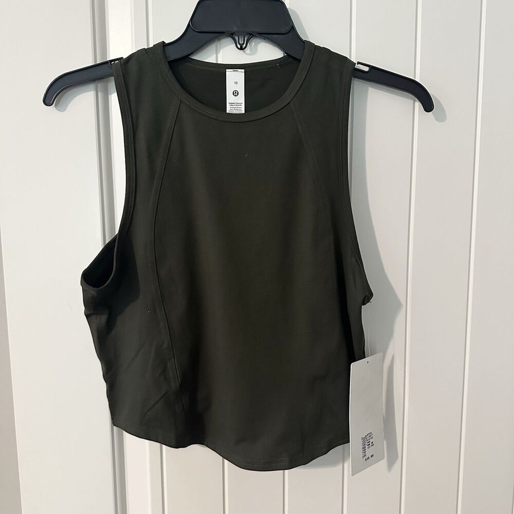 NWT Lululemon Soft Sueded Crewneck Cropped Tank Green Size 10